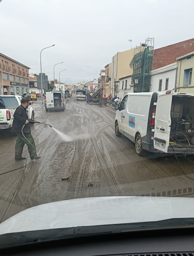 Netejant carrers després del temporal